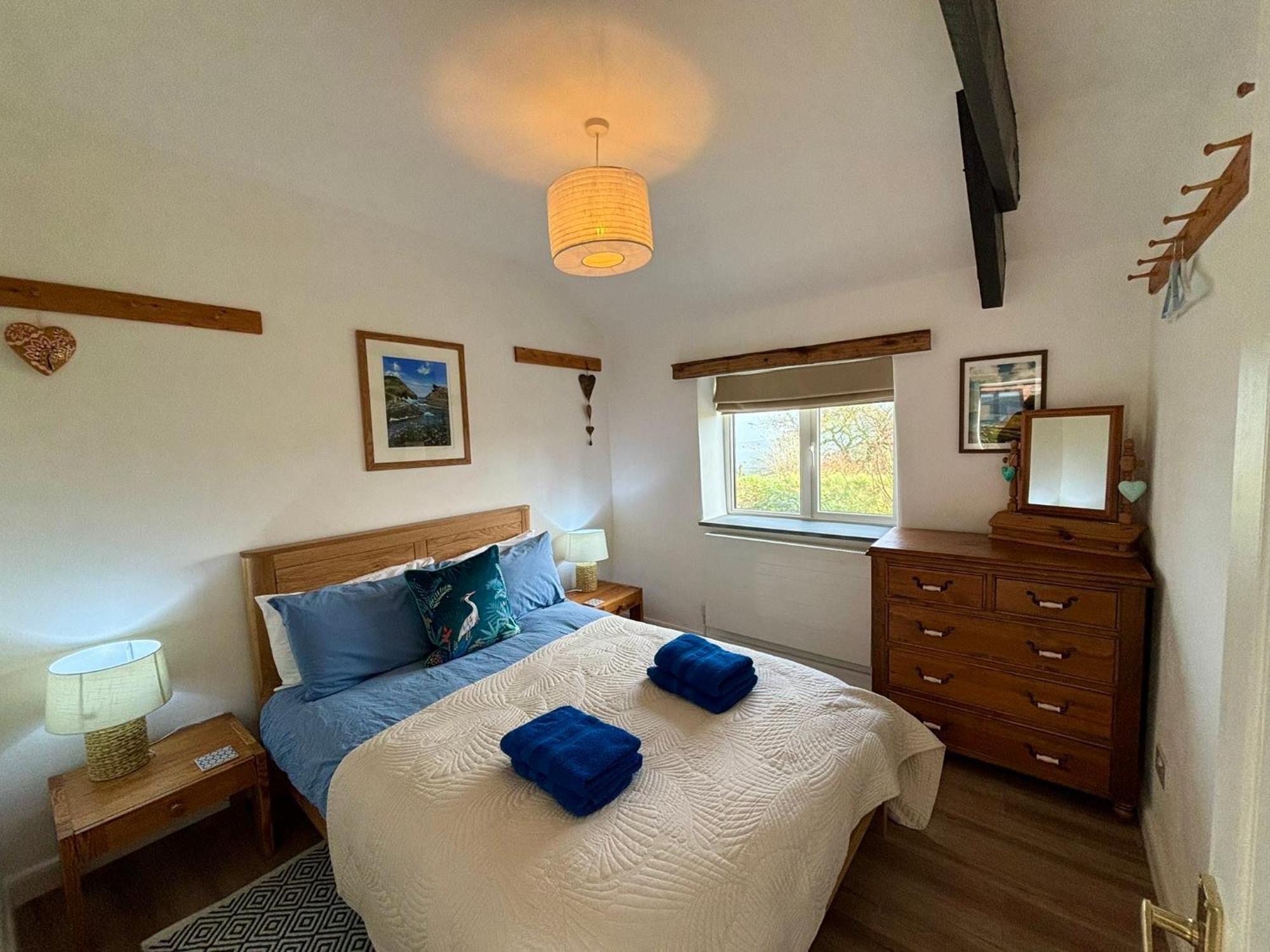 Polrunny Farm Seaberry Cottage With A Sea View And Log Burner Боскасл Экстерьер фото